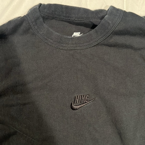 Nike Men’s Small Black The Nike Tee loose fit - Picture 2 of 3